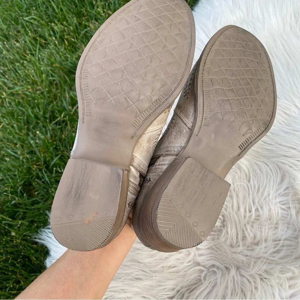 Sterling River Taupe Embroidered Ankle Booties 7 EUC